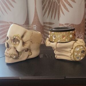 Yankee Candle Skull and Hand Holder - Cream and Gold